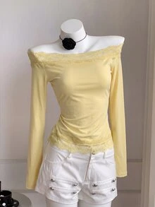 Comfortcana Kaos Fashion Wanita Lengan Panjang Berenda dengan Bahu Terbuka - Kuning muda - View 4