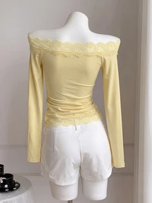 Comfortcana Kaos Fashion Wanita Lengan Panjang Berenda dengan Bahu Terbuka - Kuning muda - View 2