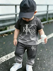 1套灰色男嬰休閒時尚極簡字母KING印花漸層圓領短袖T恤與配套長褲軟綿套裝，夏秋衣著 - 彩色 - 查看 1