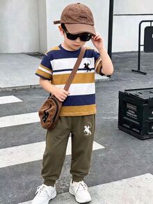 Souflis Souflis 小男孩條紋短袖T恤與慢跑褲套裝 牛仔圖案印花彈性腰鬆緊運動褲 休閒2件套服裝 - 彩色 - 查看 1