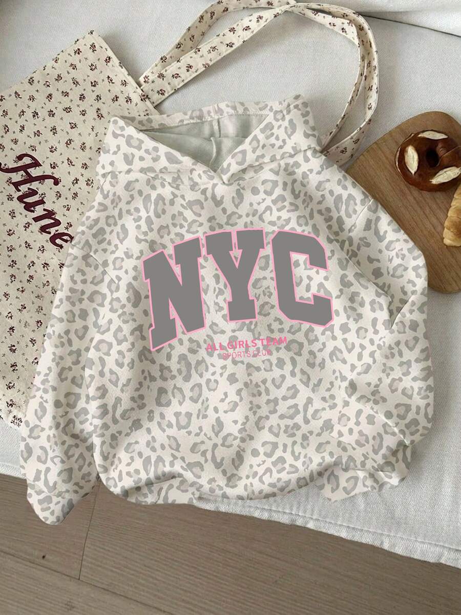 灰色豹紋配粉色對比,高街甜酷時尚豹紋運動對比字母 NYC 圖案,女款休閒柔軟舒適寬鬆連帽衛衣,適合秋冬日常、戶外、運動、街頭、校園時尚返校,美式復古學院風 - 彩色 - 查看 1