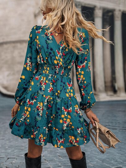 SHEIN LUNE 2026 European And American Shirred Ditsy Floral Dress For Women, Overlap Collar, Shirred Waist, Lantern Long Sleeves, Ruffle Hem, Tiered Skirt, Short Dress, Suitable For Vacation, Casual, Commute