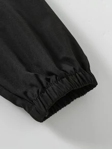 SHEIN 3件組女孩甜酷蝴蝶印花套裝，黑色短版拉鍊連帽外套 + 白色細肩帶背心上衣 + 黑色寬腿長褲，大女孩休閒套裝 - 黑色 - 查看 6