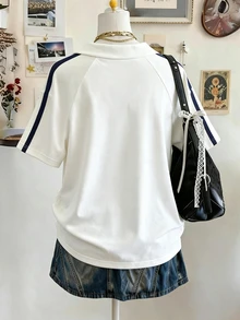 Lalippa 橄欖枝刺繡編織飾邊時尚極簡女款領口V領落肩短袖T恤，送給朋友的禮物 - 白色 - 查看 2