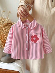 SHEIN Playful Pals 1件女嬰鈕扣襯衫，甜美紅白條紋花朵貼布長袖翻領，正裝款，生日派對秋季假期獨角獸韓風 - 紅色 - 查看 3