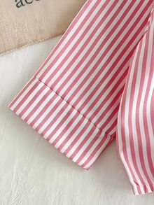 SHEIN Playful Pals 1件女嬰鈕扣襯衫，甜美紅白條紋花朵貼布長袖翻領，正裝款，生日派對秋季假期獨角獸韓風 - 紅色 - 查看 6