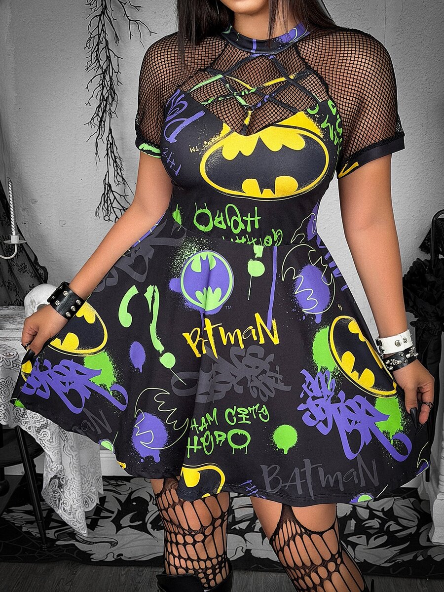 Whyspr BATMAN X SHEIN Plus Size Women's Patchwork Fishnet Cartoon Print Short Sleeve Casual Dress - Black - View 1