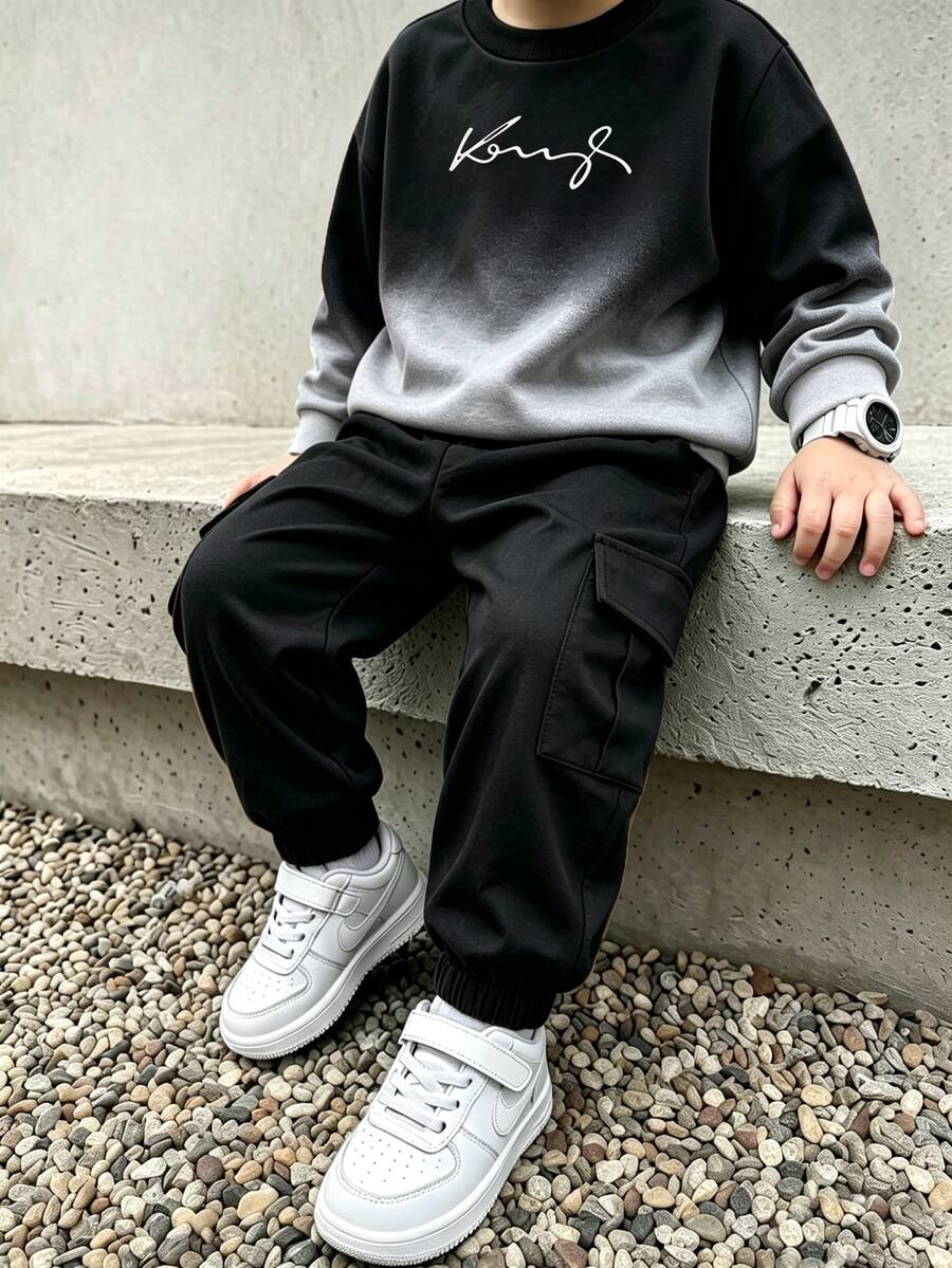 Genkimix Kids 2件組小男孩休閒運動學院街頭風可愛酷感漸層圖案英文字母運動衫+長褲，適合日常穿著、上學、旅行、運動，春秋款，整體設計簡約優雅，舒適時尚，展現休閒時尚形象，男孩衣櫥的實用時尚選擇 - 黑色 - 查看 1