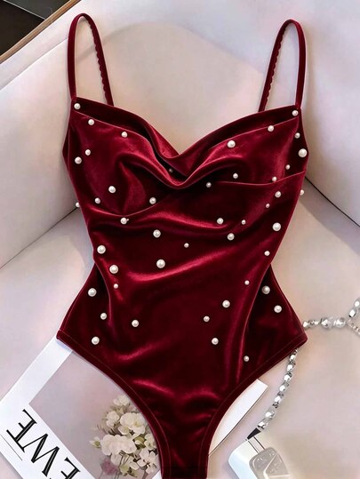 Franclia Damen einfarbiger Camisole-Bodysuit mit Wasserfall-Ausschnitt und Kunstperlen-Dekor