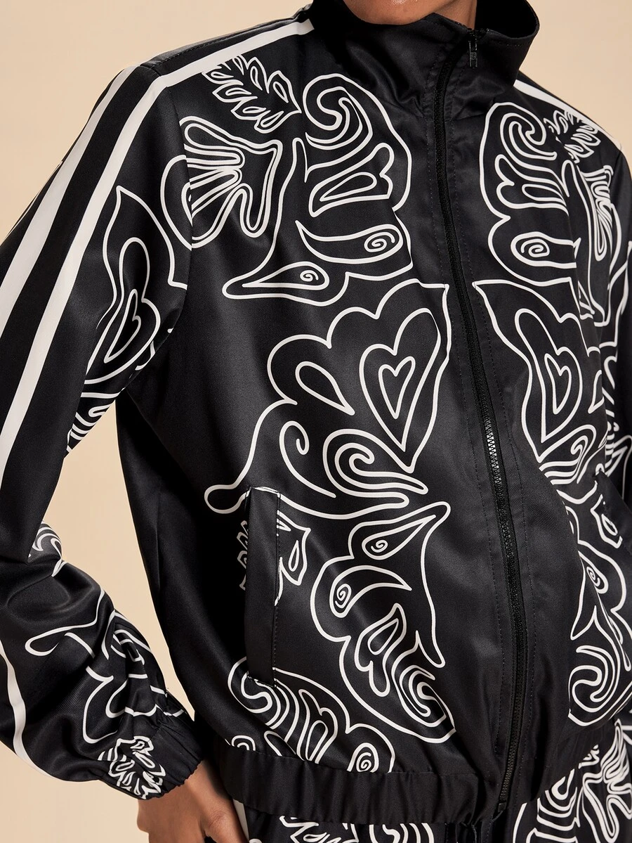 Travachic Jaket Lengan Panjang Wanita dengan Motif Hati dan Resleting - Hitam dan Putih - View 1