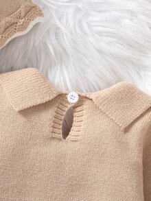 SHEIN Vintaside Kids 新生兒嬰兒針織連身衣，女嬰長袖套頭開襟羅馬式連身褲附足套褲，秋冬季節，杏色淺色，百搭日常穿著，麻花繩編織設計，時尚潮流，對比粉色蝴蝶結設計，優雅淑女風，可愛 - 卡其色 - 查看 6