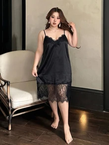 Dazy Plus Plus Size Women Solid Color Elegant Lace Patchwork Camisole Nightgown - Black - View 5