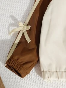 SHEIN 女童2件套 常規厚度梭織休閒百搭配色連帽落肩前開拉鍊運動外套，搭配寬鬆寬腿長褲，蝴蝶結印花裝飾、粉色梭織織帶飾邊、手工3D蝴蝶結，適合休閒運動與日常活動 - 棕色 - 查看 6