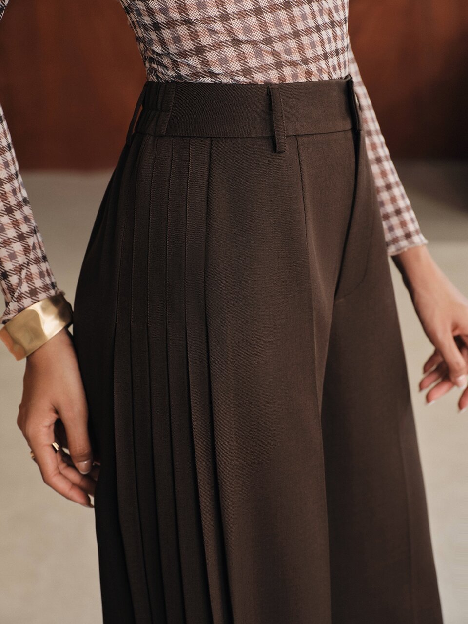 Modern Retro Dark Brown High-Waist Pleated Wide-Leg Suit Pants With Side Slit Casual Long Trousers