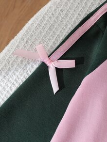 SHEIN 熱銷新款女童 4-7 歲紫色蝴蝶結運動衫套裝，2025 秋季 INS 風格運動休閒 2 件式運動衫與運動長褲套裝，可愛 - 綠色 - 查看 4