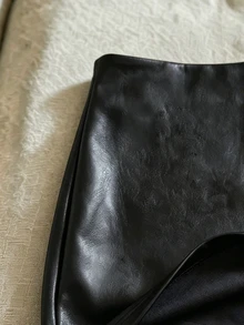 SHEIN Franclia 歐美新款時尚人造皮革優雅設計防走光迷你裙，性感女裙，女款春夏裙，秋冬服飾，秋季穿搭，度假，外出，Y2K，春季，夏季，返校，休閒，海灘，商務，百搭，性感，女款黑色裙，女款秋冬裙下裝 - 黑色 - 查看 4