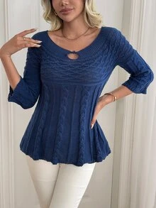 Sprig & Strand Sweater Wanita dengan Desain Leher Bulat yang Elegan - Biru - View 3