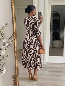 SHEIN Lady CURVE Plus Size Women's All-Over Print Casual Party Dress - Brown - View 2