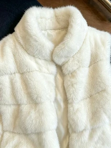 GlowEve Women's Autumn/Winter Sleeveless Faux Fur Jacket Dinner Going Out White Elegant - Beige - View 5