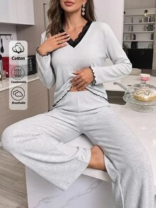 SHEIN طقم بيجامة كاجوال للاسترخاء من قطن محبوك مضلع رمادي، قطعتان: تي شيرت نوم بأكمام طويلة مع دانتيل متباين + بنطال طويل - رمادي - مشاهدة 3