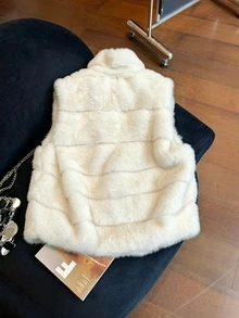 GlowEve Women's Autumn/Winter Sleeveless Faux Fur Jacket Dinner Going Out White Elegant - Beige - View 2