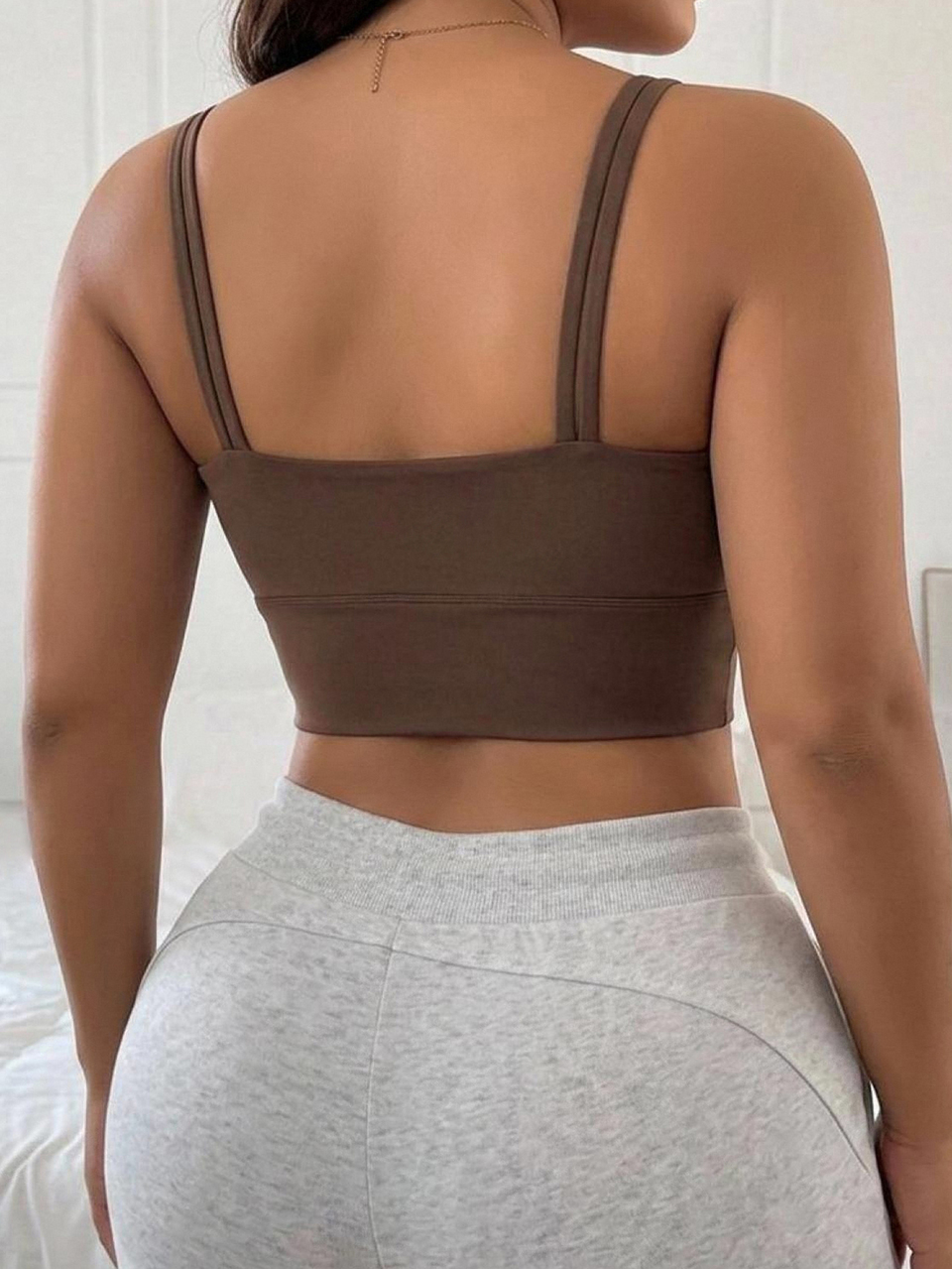 Dazy Plus Light Shaping Solid Color Minimalist Wearable Sports Bra Tank Top