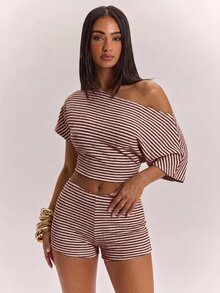 SHEIN BAE 休閒極簡風酒紅色條紋女款不對稱領上衣與短褲兩件套 - 酒紅色 - 查看 8