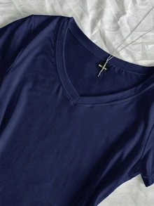 SHEIN EZwear 3件組女款夏季V領修身T恤，龐克次文化動漫純色基礎款短袖修身T恤 - 彩色 - 查看 6
