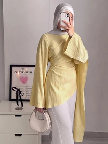 Elenzga 深棕色女款抓褶裹身式上衣，不對稱下擺與超長喇叭袖設計，休閒上衣，適合通勤、購物與約會 - 淡黃色 - 查看 3