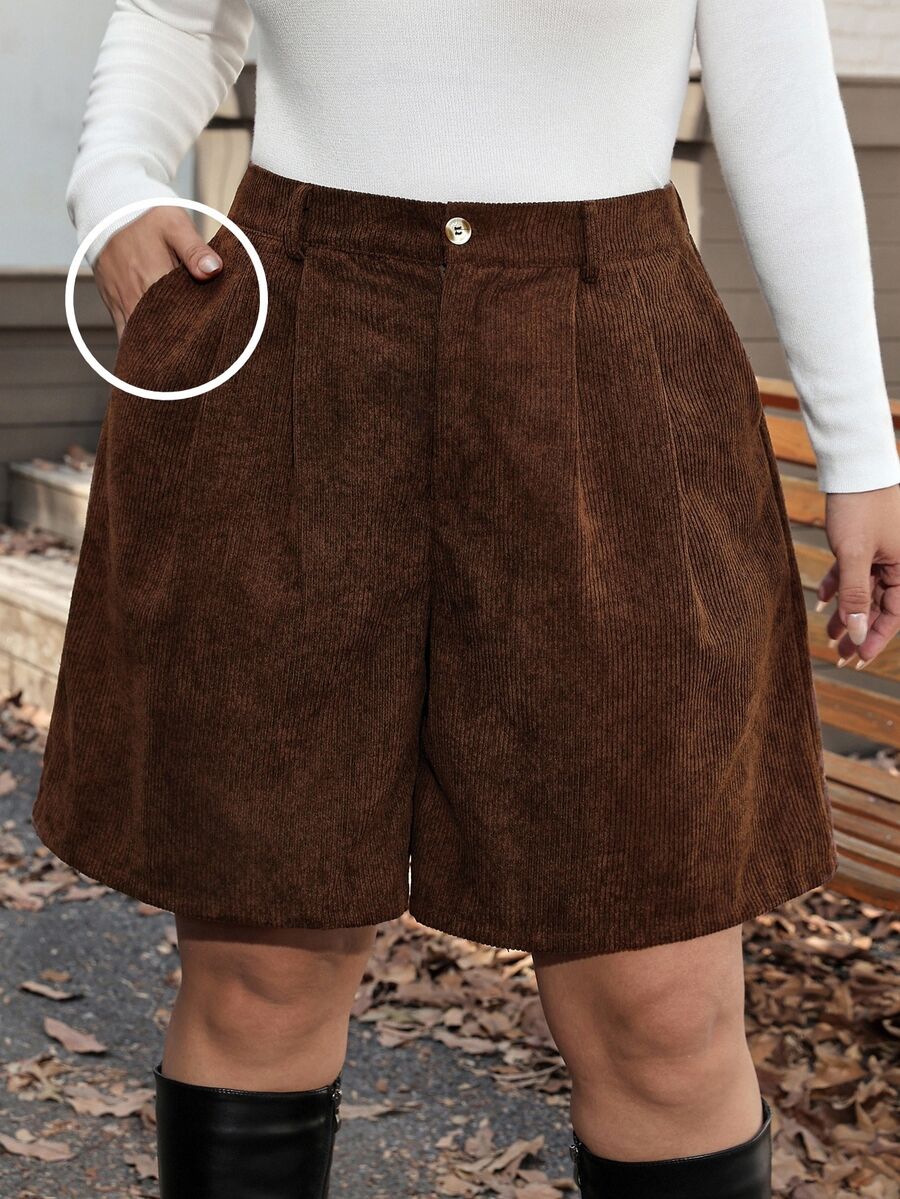 SHEIN LUNE Plus Size Casual Versatile Pocket Button Shorts For Daily Wear