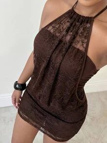 Sirith 女士無肩帶優雅蕾絲拼接高彈力抹胸緊身洋裝，適合約會、派對、日常通勤與度假 - 咖啡棕 - 查看 1