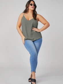 SHEIN BASICS 大尺碼純色細肩帶背心上衣 夏季女款穿搭上衣 - 綠色 - 查看 3