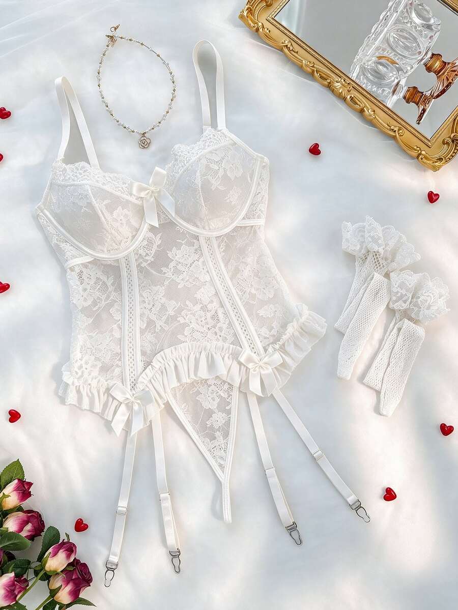 SHEIN 女款性感內衣套裝（鋼圈內衣、丁字褲、2雙魚網襪）3件組 - 白色 - 查看 1