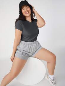SHEIN BASICS 大尺碼純色修身T恤女款夏季上衣 夏日穿搭 - 深灰色 - 查看 6