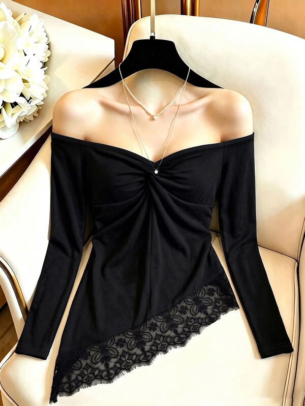SHEIN Franclia تي شيرت نسائي أسود بتصميم أوروبي وأمريكي جديد وعصري، مرقع بالدانتيل مع حافة غير متماثلة وأكتاف مكشوفة وخصر ملتوي وتصميم تنحيفي، أكمام طويلة، كاجوال، ملابس علوية نسائية للربيع/الخريف، ملابس علوية بأكمام طويلة، ملابس الربيع، ملابس الخريف/الشتاء، للعطلات والخروجات، Y2K، الربيع والصيف، العودة إلى المدرسة، كاجوال، الشاطئ، العمل، متعدد الاستخدامات، مثير