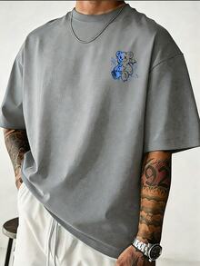 Manfinity LEGND 男士大尺碼時尚淺灰色街頭熊圖案修身T恤，適合日常穿著與聚會 - 淺灰色 - 查看 2