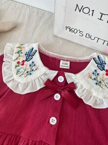 SHEIN Playful Pals 女嬰甜美娃娃刺繡領前扣蝴蝶結寬鬆下擺鬆緊腰直筒長褲長袖套裝 秋季 - 酒紅色 - 查看 7