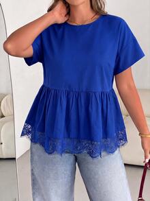 SHEIN Essnce 大尺碼女款春夏時尚休閒寬鬆涼爽舒適日常基礎百搭顯瘦黑色蕾絲飾邊下擺短袖娃娃上衣，外出上衣，極簡風，蕾絲飾邊黑色上衣，夏季襯衫 - 寶藍色 - 查看 1