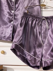 LuxeNights 純色短袖上衣與短褲（仿絲綢）居家休閒服 2 件套 - 淺灰紫 - 查看 6