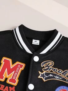 SHEIN Genkimix Kids 小男孩兩件套，黑色針織上衣配紅色袖子，大圖案印花，搭配運動長褲，羅紋領口、袖口、下擺與褲腳，彈性舒適，休閒簡約風，適合春秋日常穿著、運動、上學與旅行 - 黑色 - 查看 5