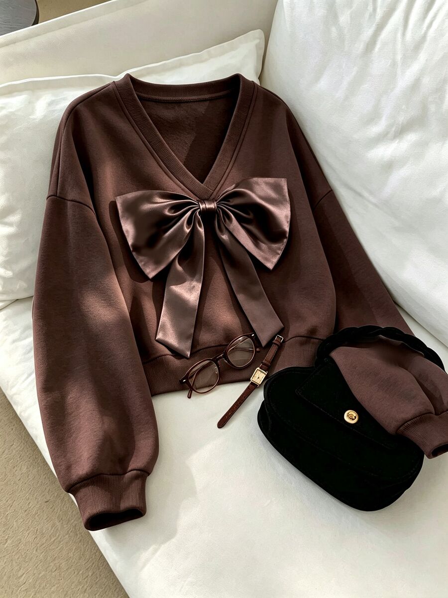 SHEIN EZwear 深棕色寬鬆V領緞面誇張蝴蝶結可愛優雅休閒秋冬女款衛衣早午餐穿搭 - 咖啡棕 - 查看 1
