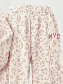 SHEIN 粉色時尚運動風拼色 NYC 字母印花，青少年女孩休閒柔軟舒適寬鬆圓領套頭衛衣與寬腿褲套裝，適合秋冬日常、街頭、新風格、時髦女孩、校園時尚返校 - 白色 - 查看 4