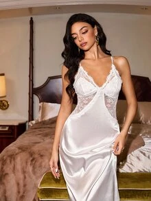 Slumberist Gaun Tidur Dewasa Seksi dengan Motif Renda & Satin, Tanpa Punggung, Leher V Panjang, dan Tali Bahu Tipis - Putih - View 5