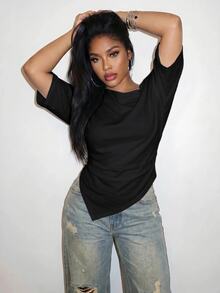 Slaydiva Casual Minimalist Black Plus Size T-Shirt - Black - View 4
