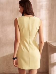 MOTF PREMIUM WOMEN'S EARLY AUTUMN ROUND NECK SLEEVELESS STRUCTURED METAL DECOR SHORT DRESS - Yellow - View 4