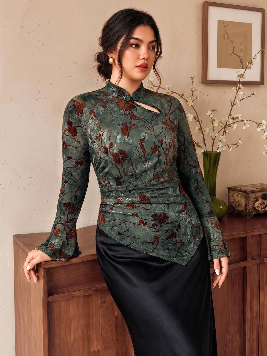 EastFlair Atasan Wanita Ukuran Besar Model Vintage dengan Kancing Katak dan Hem Asimetris untuk Musim Gugur - Hijau - View 1