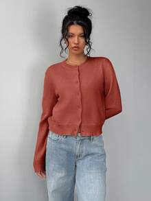 SHEIN BASICS 女款休閒純色圓領長袖寬鬆短版黑色針織開襟外套 冬季外套 - 鏽棕色 - 查看 3