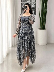 Modelyn Gaun Ukuran Plus dengan Desain Elegan, Seksi, dan Romantis, Potongan Ramping, dan Bahan Jala Motif Leopard - MultiWarna - View 8