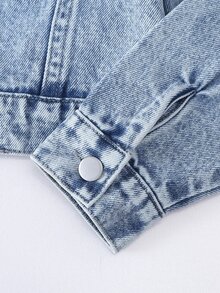 SHEIN 女童牛仔套裝，春秋新款，甜美休閒風，淺藍色水洗牛仔，經典翻領牛仔外套，搭配鬆緊腰直筒牛仔褲，淺藍色+桃紅色對比色毛邊十字拼接設計，結合雪花洗水工藝，寬鬆版型，柔軟舒適面料，春秋新款女童牛仔套裝 - 淺色水洗藍 - 查看 4