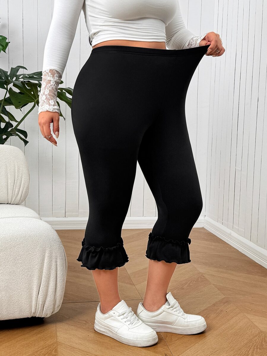 SHEIN EZwear Plus Size Women Solid Color Elastic Waist Ruffle Hem Cropped Leggings - Black - View 1